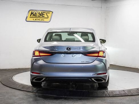 Used 2024 Lexus ES 350 w/ Premium Package FWD image 3