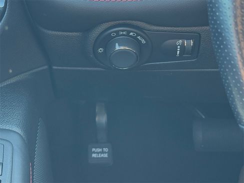 Used 2024 Dodge Durango GT image 23