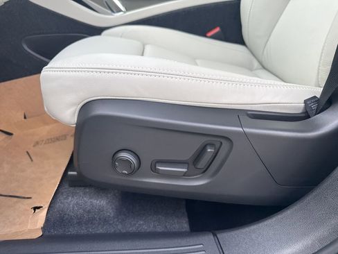 New 2026 Volvo XC40 B5 Plus w/ Protection Package Premier image 9