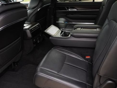 Used 2023 Jeep Grand Wagoneer 4WD image 13