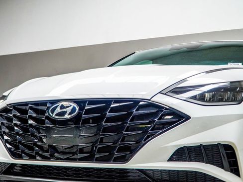 Used 2023 Hyundai Sonata SEL w/ Convenience Package FWD image 2