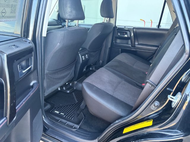 Used 2022 Toyota 4Runner TRD Off-Road AWD/4WD image 10