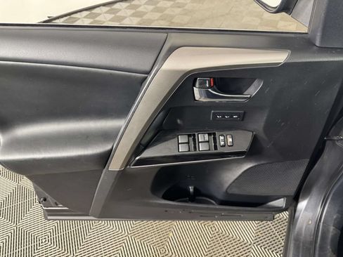 Used 2018 Toyota RAV4 Limited w/ Advanced Technology Package AWD/4WD image 17