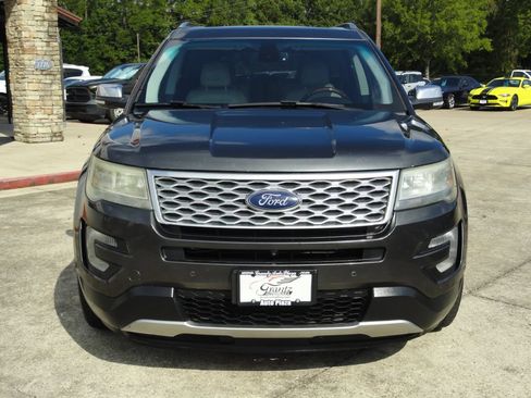 Used 2016 Ford Explorer Platinum AWD/4WD image 2