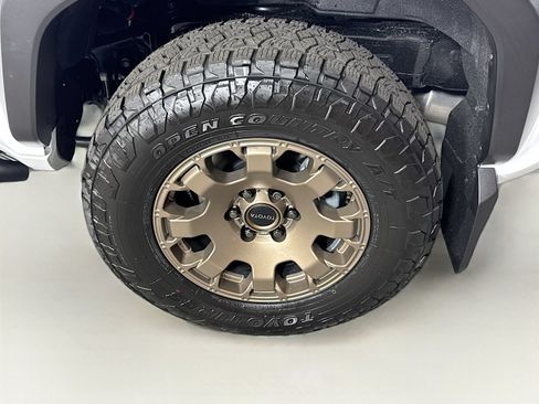 Used 2025 Toyota 4Runner Trailhunter AWD/4WD image 19