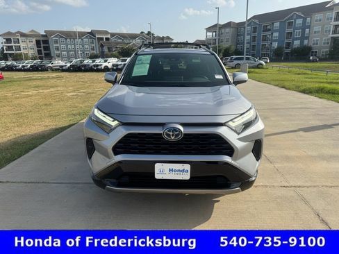Used 2023 Toyota RAV4 SE w/ Convenience Package AWD/4WD image 3