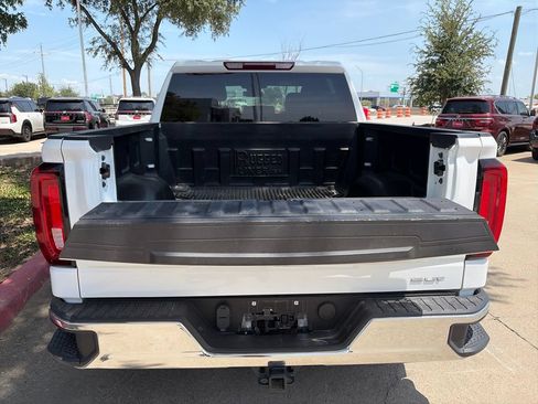Used 2025 GMC Sierra 1500 SLT AWD/4WD image 12