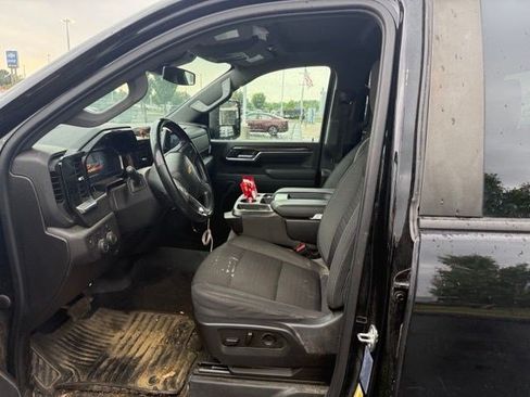 Used 2024 Chevrolet Silverado 2500 LT w/ Convenience Package AWD/4WD image 2