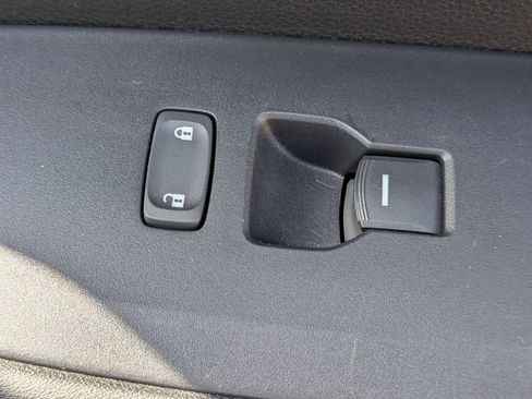 Used 2025 Honda HR-V LX image 35