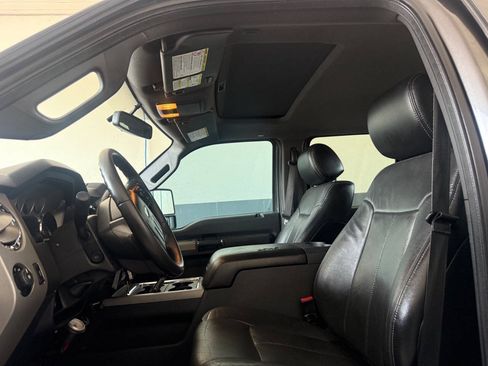 Used 2016 Ford F250 Lariat w/ Lariat Ultimate Package AWD/4WD image 38