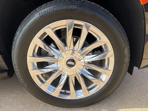 Certified 2024 Cadillac Escalade ESV Premium Luxury w/ Performance Package image 12