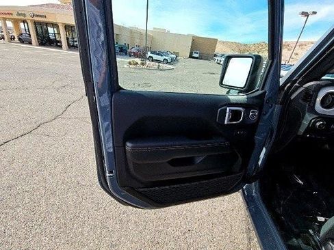 New 2024 Jeep Wrangler Unlimited Sahara w/ Technology Group AWD/4WD image 11