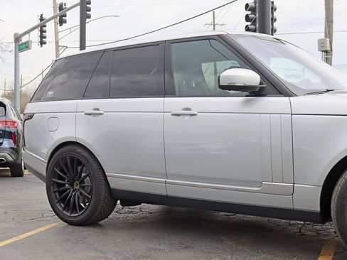 Used 2017 Land Rover Range Rover Supercharged image 4