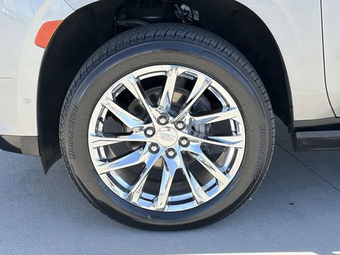 Certified 2023 Cadillac Escalade ESV Premium Luxury Platinum w/ LPO, Radiant Package AWD/4WD image 10