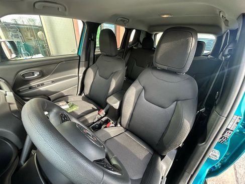 Used 2022 Jeep Renegade Sport w/ Sport Appearance Group image 13