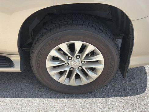 Used 2015 Lexus GX 460 w/ Premium Package AWD/4WD image 14