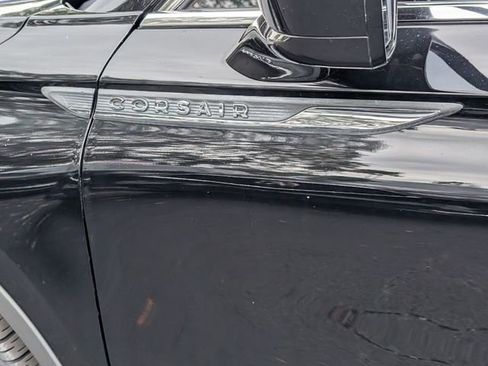 Used 2020 Lincoln Corsair FWD w/ Rear Removable Package Tray image 27