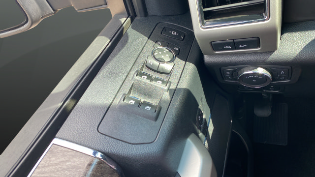 Used 2019 Ford F250 Lariat w/ Lariat Ultimate Package AWD/4WD image 22