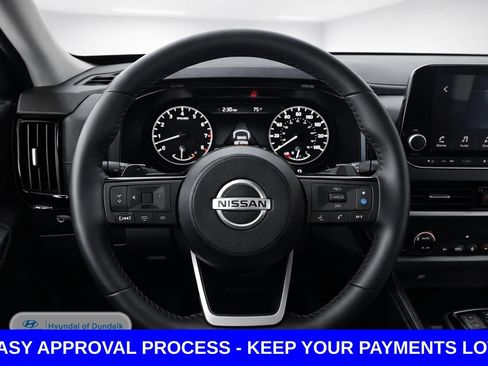 Used 2025 Nissan Pathfinder SV w/ SV Premium Package AWD/4WD image 11