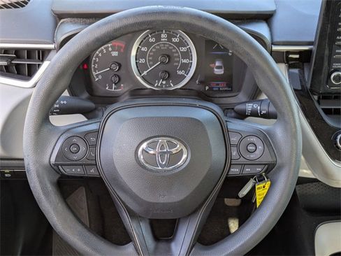 Used 2022 Toyota Corolla LE image 17