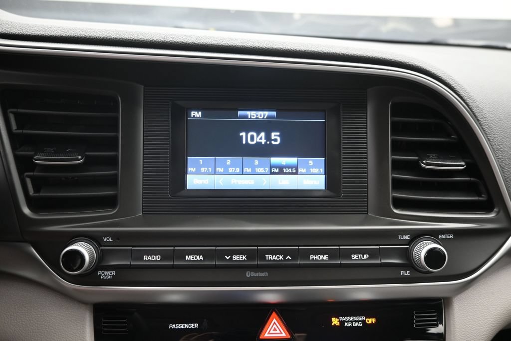Used 2020 Hyundai Elantra SE FWD image 13