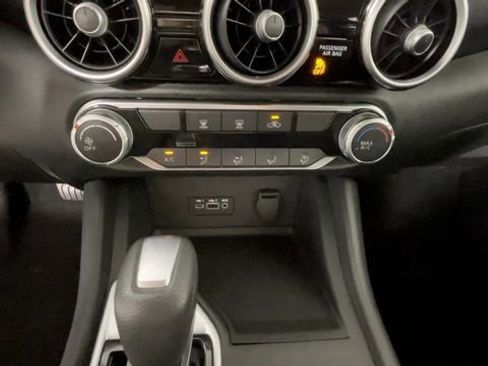Used 2022 Nissan Sentra SV FWD image 29