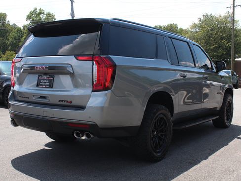 Used 2023 GMC Yukon XL AT4 w/ Technology Package AWD/4WD image 14