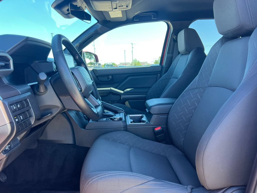 Used 2025 Toyota Tacoma SR5 AWD/4WD image 4