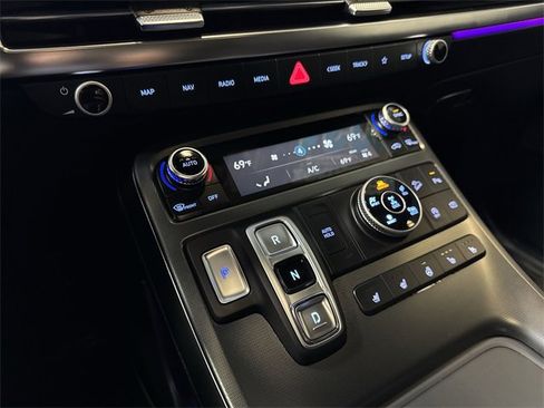 Used 2024 Hyundai Palisade Calligraphy image 24