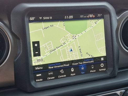 Used 2023 Jeep Wrangler Unlimited w/ Cold Weather Group image 17