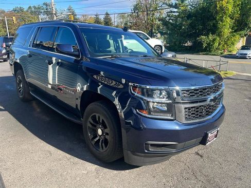 Used 2017 Chevrolet Suburban LS image 7