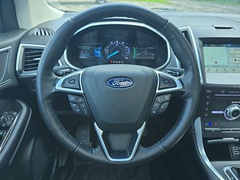 Used 2018 Ford Edge Titanium w/ Equipment Group 302A AWD/4WD image 17