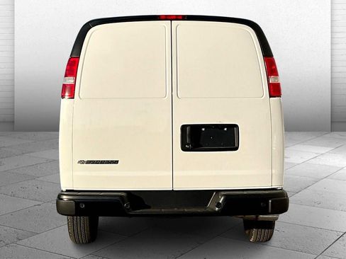 New 2025 Chevrolet Express 2500 RWD image 4