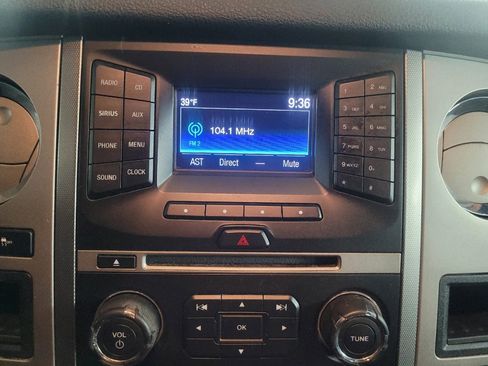 Used 2017 Ford Expedition XLT image 25