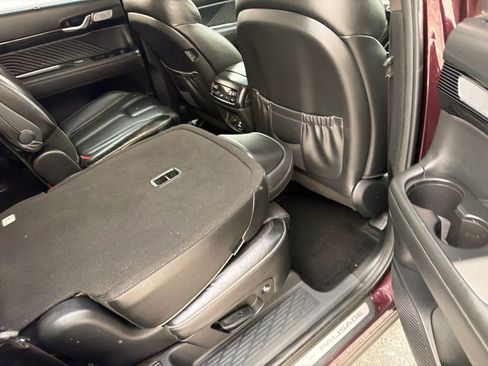 Used 2023 Hyundai Palisade Calligraphy image 8