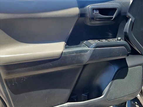 Used 2018 Toyota Tacoma SR w/ SR Convenience Package RWD image 11