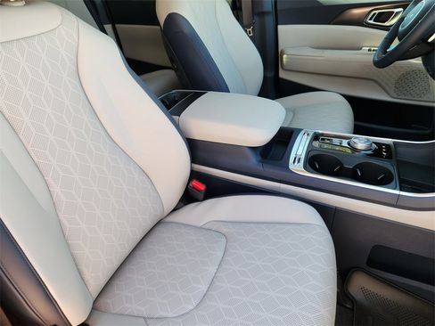 New 2026 Kia Carnival SX w/ SX Dark Edition Package image 10