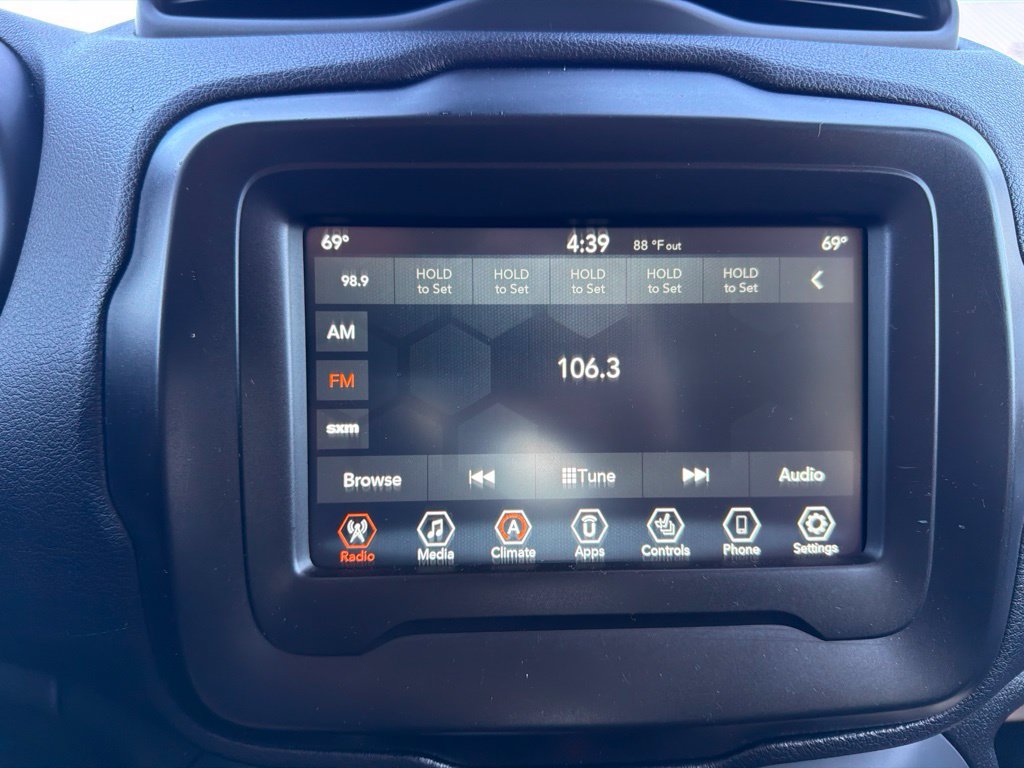 Used 2021 Jeep Renegade Latitude w/ Convenience Group FWD image 19
