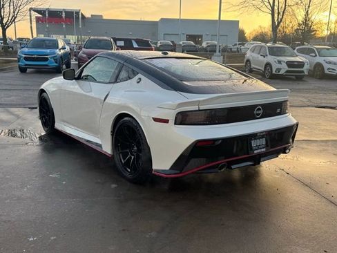 Used 2025 Nissan Z NISMO w/ Floor Mat Package image 5