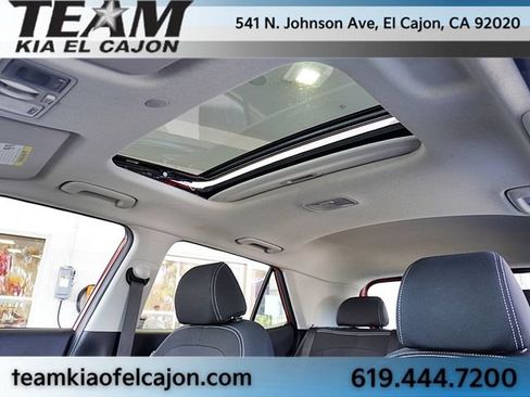 Used 2022 Hyundai Venue SEL w/ Cargo Package FWD image 16