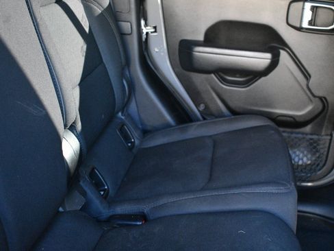 Used 2022 Jeep Gladiator Willys image 28