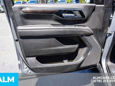 Used 2025 Chevrolet Suburban Z71 AWD/4WD image 49
