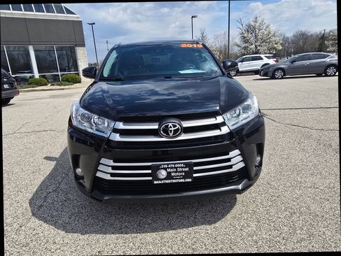Used 2019 Toyota Highlander XLE image 7