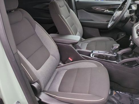 Used 2025 Chevrolet TrailBlazer LT w/ Convenience Package image 23