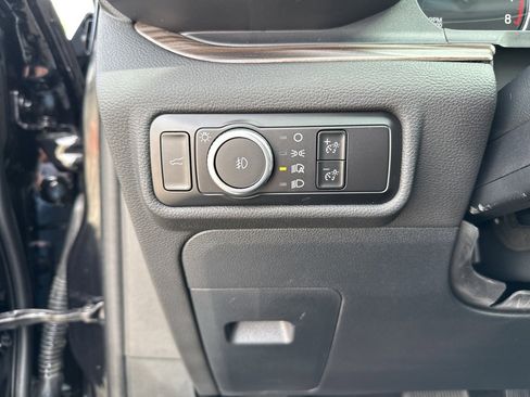 Used 2024 Ford Explorer Limited image 33