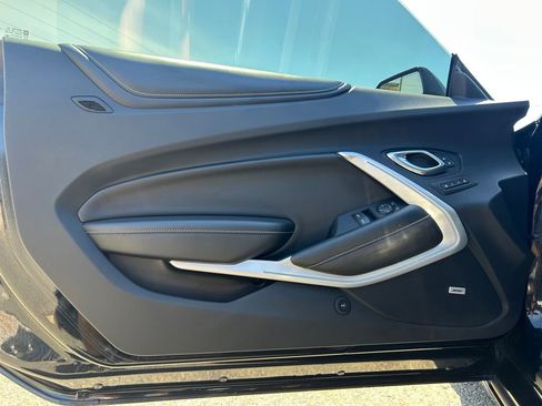 Used 2018 Chevrolet Camaro SS RWD image 21