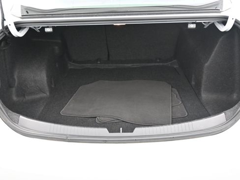 Used 2022 Chevrolet Malibu LT image 17