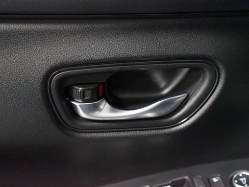 Used 2025 Honda HR-V Sport image 30