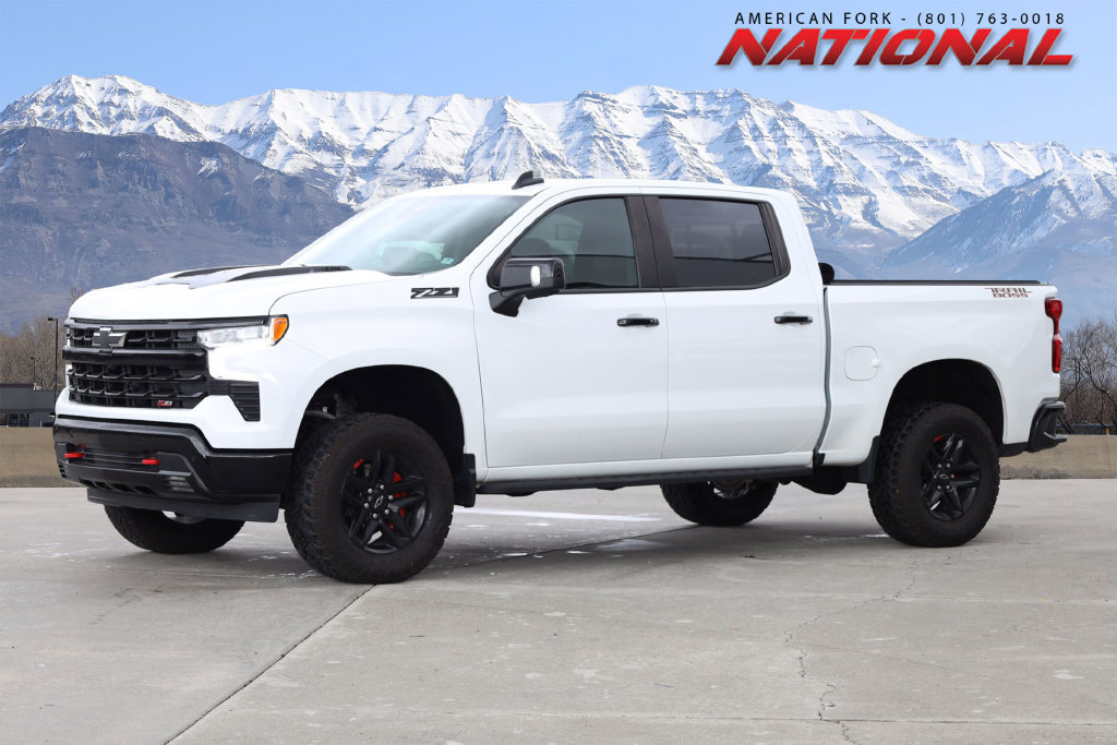 Used 2024 Chevrolet Silverado 1500 LT Trail Boss w/ LT Trail Boss Premium Package AWD/4WD image 1