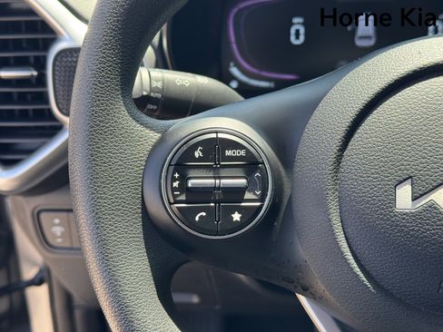 Certified 2023 Kia Soul LX w/ LX Technology Package FWD image 18